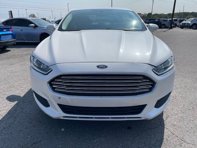 2014 Ford Fusion SE photo 2