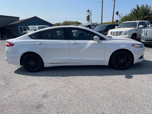2014 Ford Fusion SE photo 4