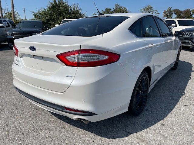 2014 Ford Fusion SE photo 5