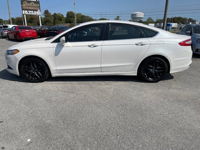 2014 Ford Fusion SE photo 8