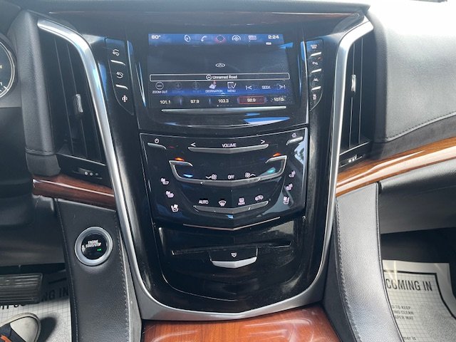 2016 Cadillac Escalade Luxury photo 27