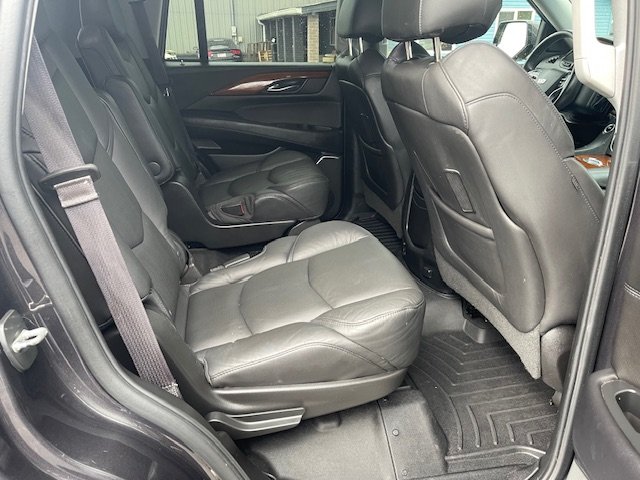 2016 Cadillac Escalade Luxury photo 18
