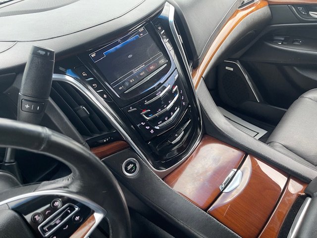 2016 Cadillac Escalade Luxury photo 29
